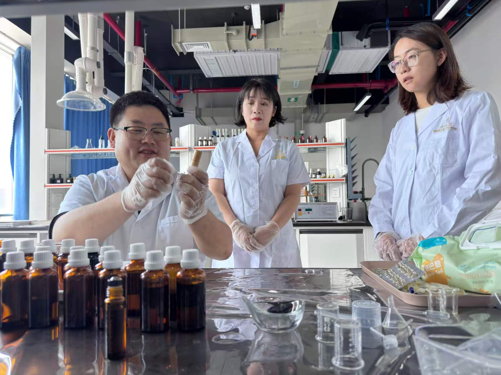草本复方研发实验室
